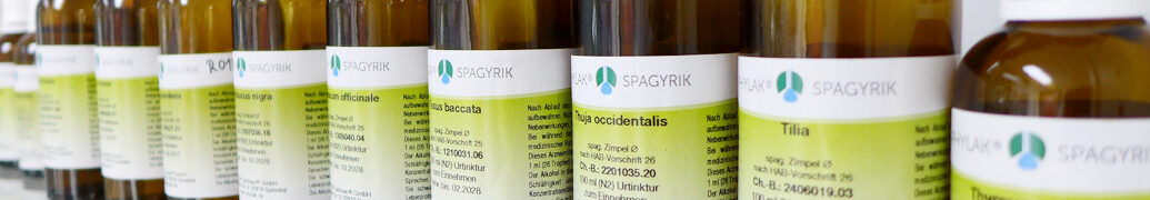 abgebildet sind Fläschchen mit spagyrischen Essenzen